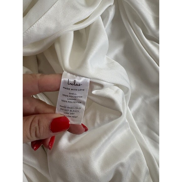 Elegant White Evening Gown - Picture 7 of 10